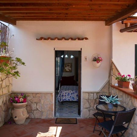 B&B Appartamenti L'Anfora Sperlonga Eksteriør billede